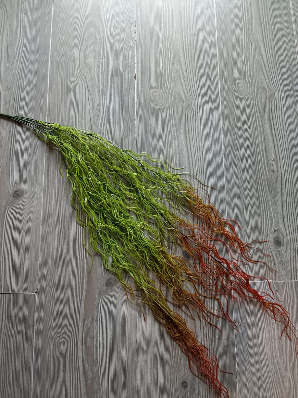 Enredadera Artificial Colgante Follaje Verde-Roja 85cm