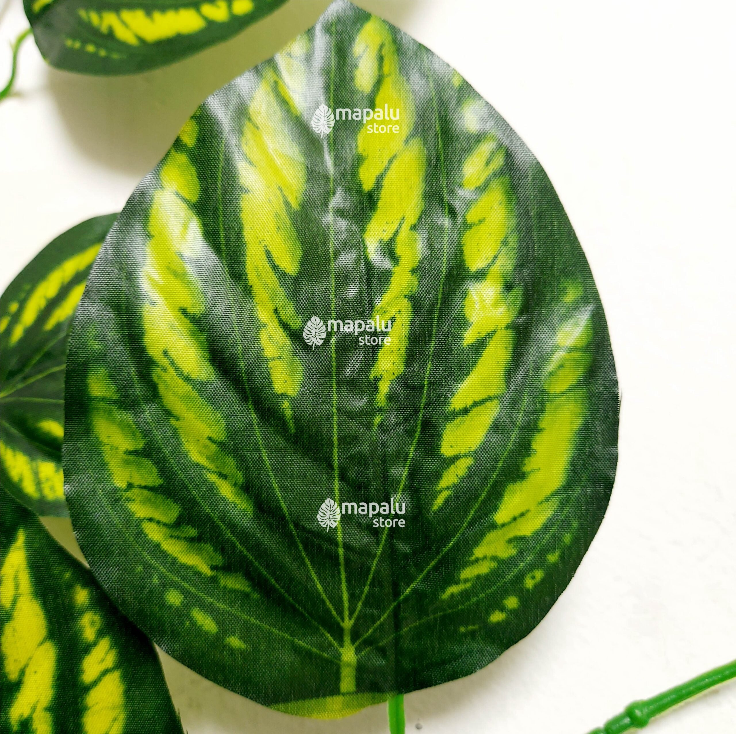 Ramo Hojas de Sandia Rayada Artificial 65cm