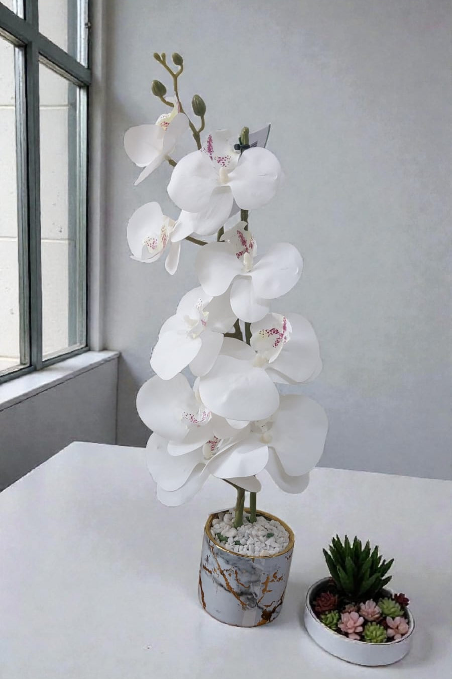 Orquídea Mediana Tallo Largo Blanca 1.06mts