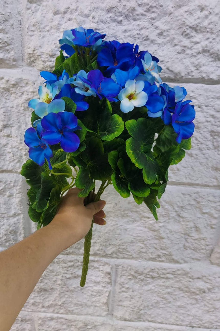 Ramo Hortensias Azules con Hojas 40cm
