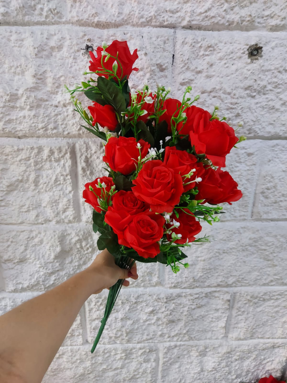 Rosa Larga con Follaje Roja 65cm