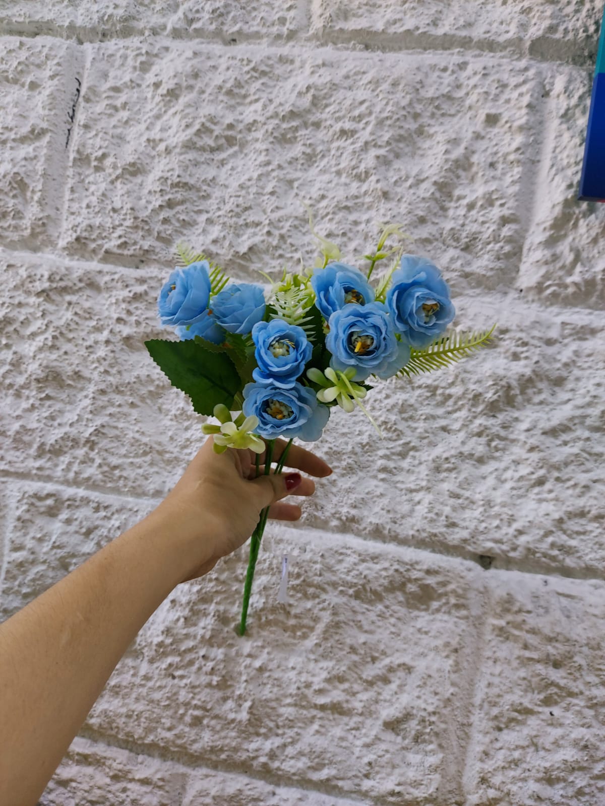 Ramo de Peonias Celeste con Follaje 34cm