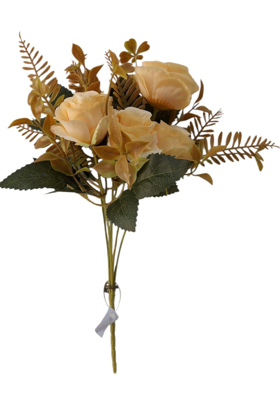 Ramo de Rosas Beige con Follaje 31cm