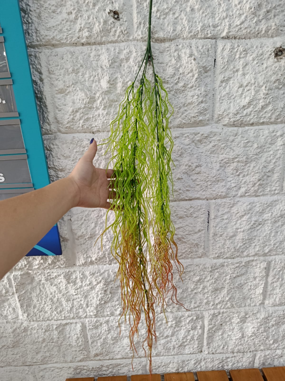 Enredadera Artificial Colgante Follaje Verde-Roja 85cm