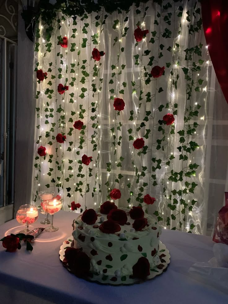 Tira Enredadera de Rosas Rojas 2mts