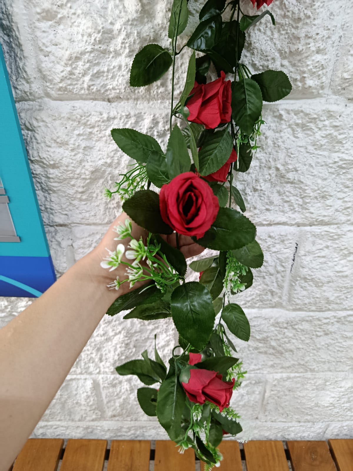 Tira Enredadera de Rosas Rojas 2mts