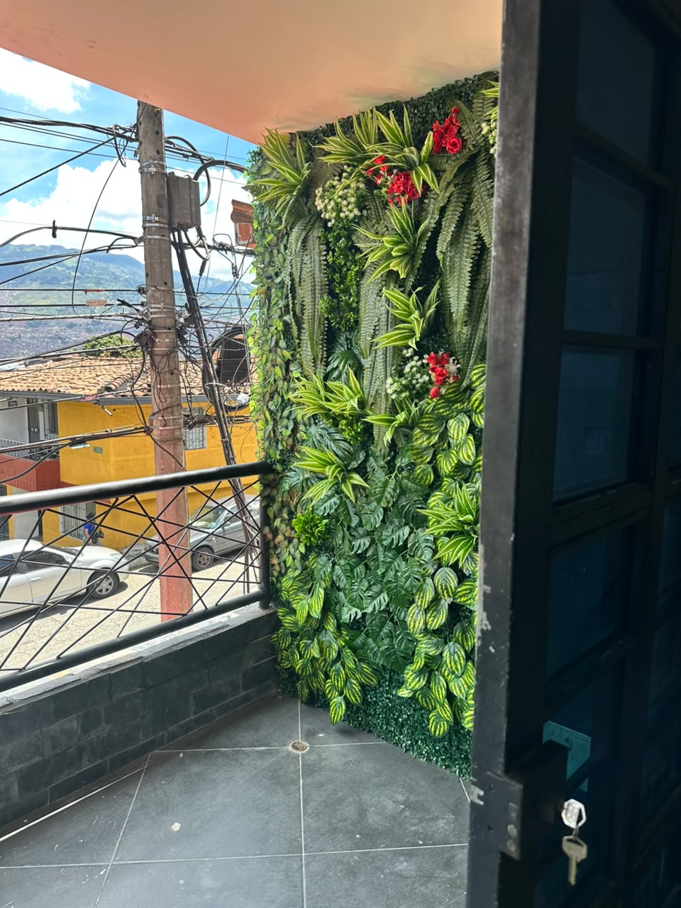 Proyecto Pared Verde · Balcón Mercadito