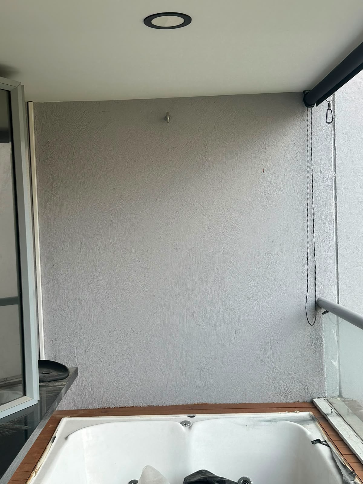 Proyecto Pared Floral · Balcón con Jacuzzi